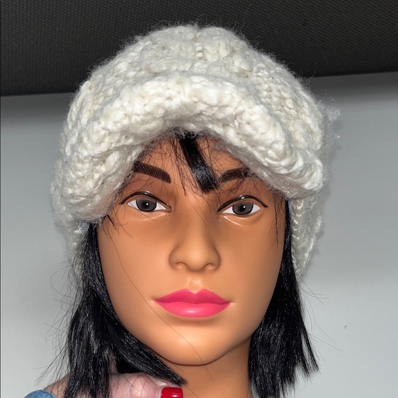 Seirus Innovation Cream Cable Knit Hat main image 11